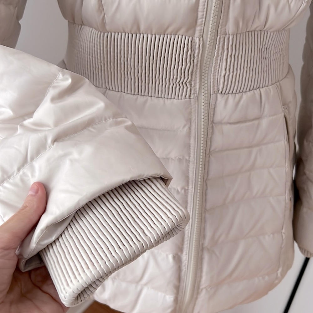 Chic Puffer Jacket - image 5